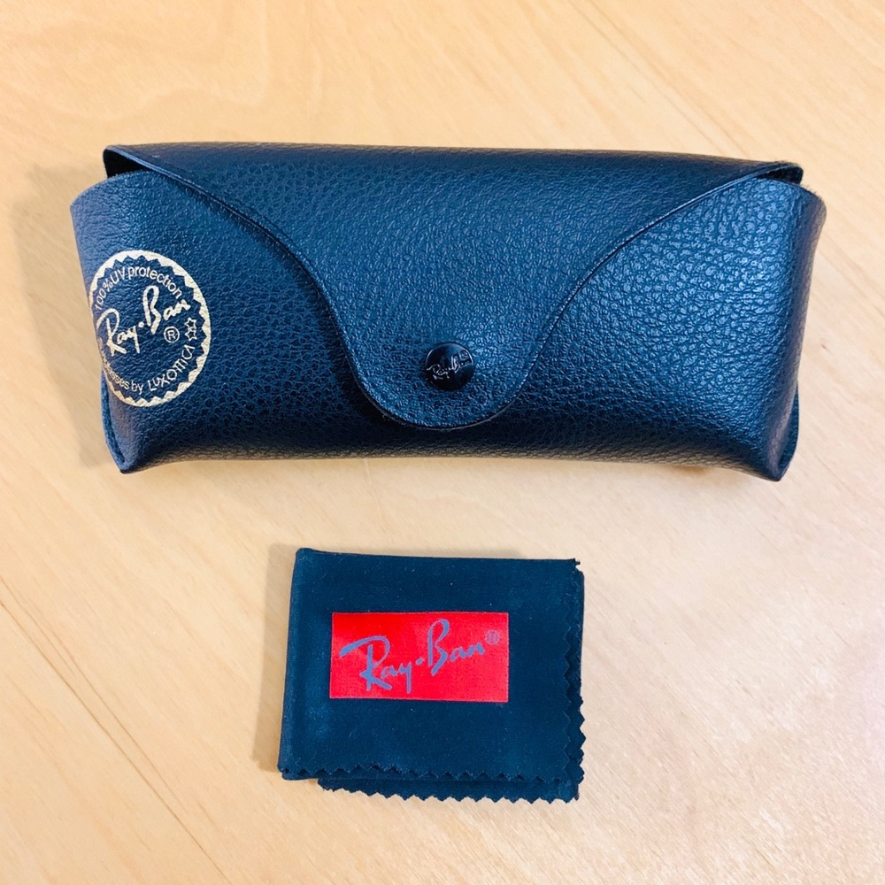 Black Ray-Ban Case